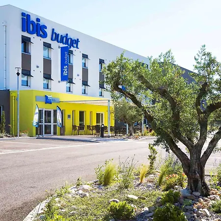Ibis Budget Porte de Camargue-3