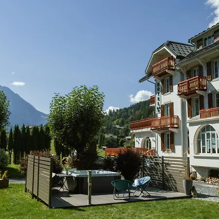 Chalet Hotel La Sapiniere-3