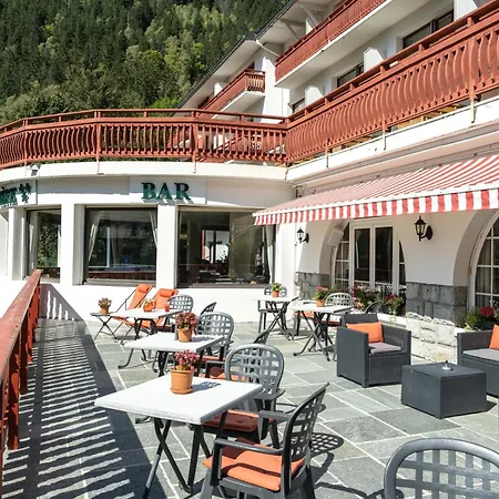 Chalet Hotel La Sapiniere-2