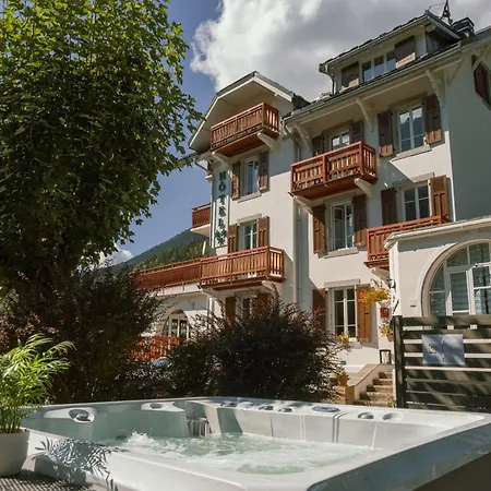 Chalet Hotel La Sapiniere-3