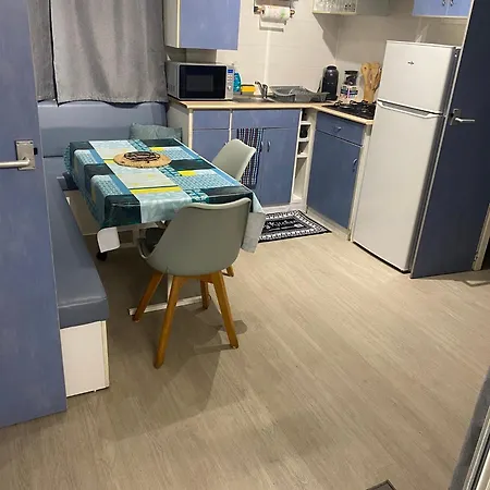 Bungalow 2/4 personnes dans résidence Hôtelière-3