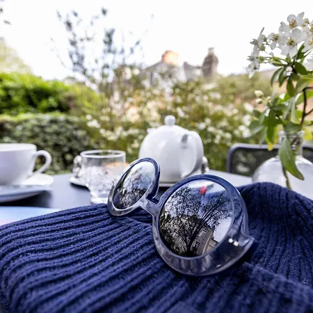 Lhotel - Face Au Chateau - Boutique Hotel Et Seminaires-2