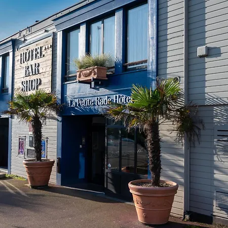 Logis Hotel - La Petite Rade-2