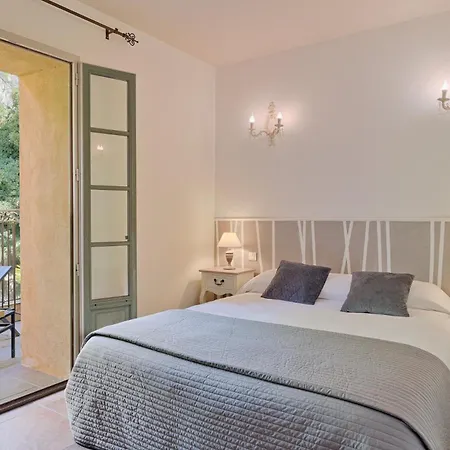 Hostellerie du Cigalou - Les Collectionneurs-2
