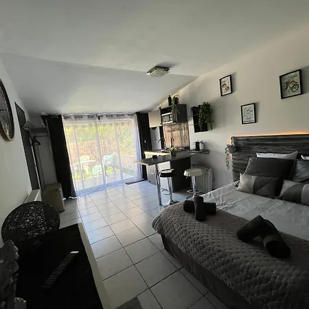 "Le Maloya" Chalets Independants -Chambre Balneo - Relais Motards-2