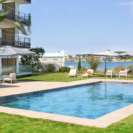 Golden Tulip Hotel & Rooftop Martigues Provence-2
