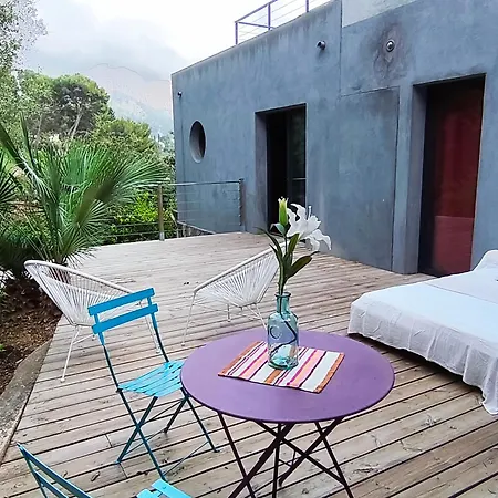 Boutique Hostel By Cassis-3