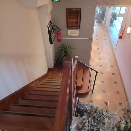 Hotel Modern Est-2