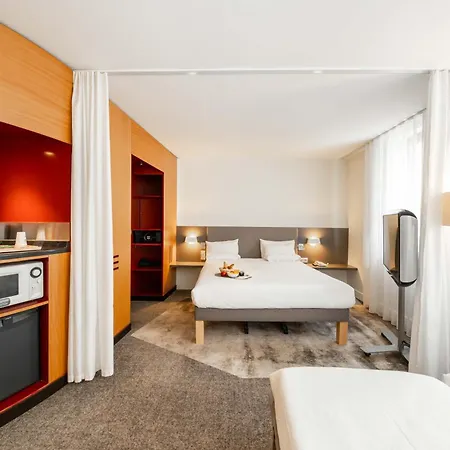 Novotel Suites Cannes Centre-3