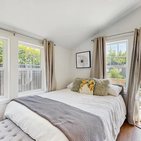 New Portland Neighborhood Studio-3