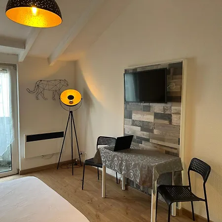 Hotel Porte De France - Self Check In By Homenhancement-3
