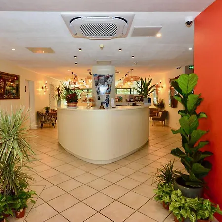 Sure Hotel By Best Western Gemenos En Provence-3