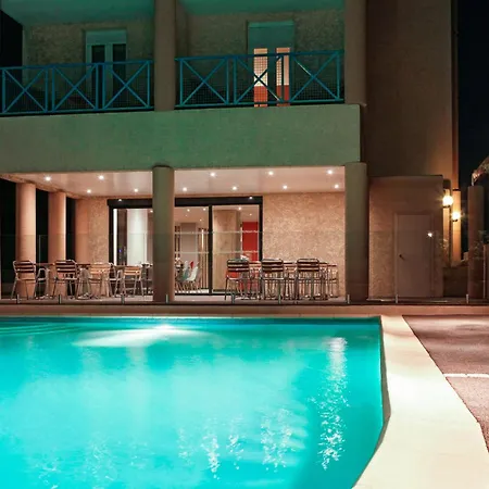 Ibis Hyeres Centre-3