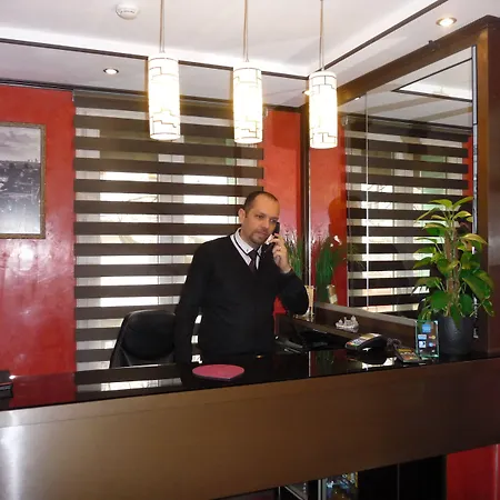 Hotel Des Buttes Chaumont-2