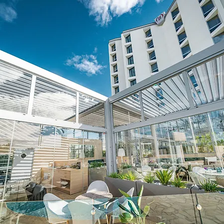 Radisson Hotel Nice Airport-3