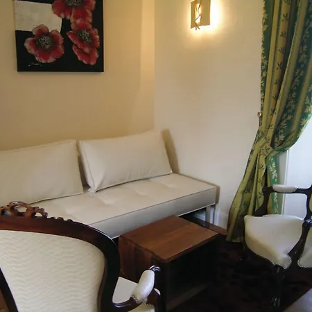 Hotel Domaine Du Breuil Cognac-3