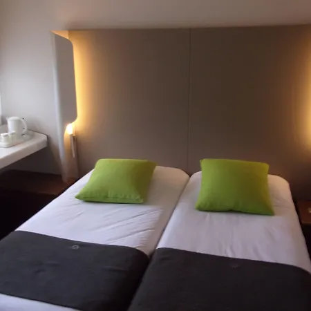 Campanile Hotel Chantilly-2