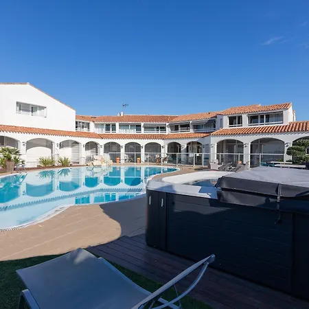 Hotel Restaurant Le Grand Large - Face A La Plage - Ile De Re-3