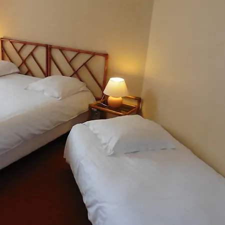 Hôtel de l'Orme, Akena-2