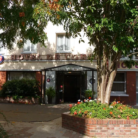 Hôtel de l'Orme, Akena-3