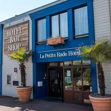 Logis Hotel - La Petite Rade-3