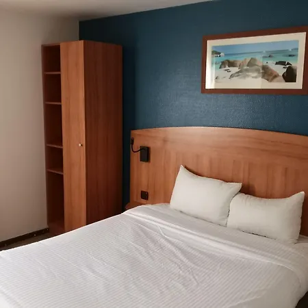 Comfort Hotel Evreux-2
