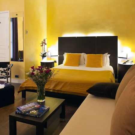 Hotel Des Arceaux-3