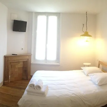 Hotel De La Pinede-3