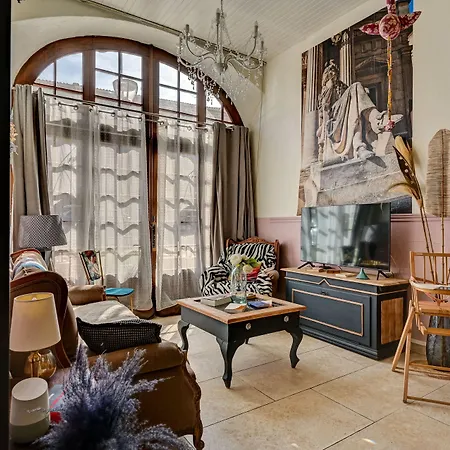 Hotel Des Artistes-3