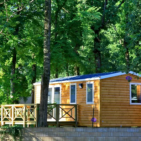 Albirondack Park Camping Lodge And Spa-2