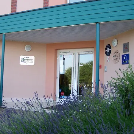 Brit Hotel Du Perche-2