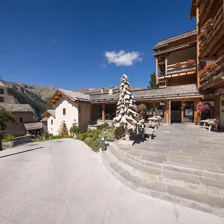 Hotel & Spa L'Alta Peyra-3