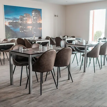 Brit Hotel Confort Saint-Lô-2