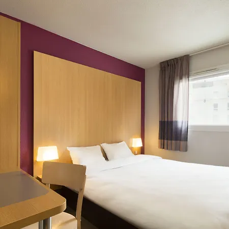 B&B HOTEL Marseille Les Ports-2