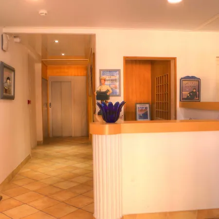 Hôtel Ideal-3