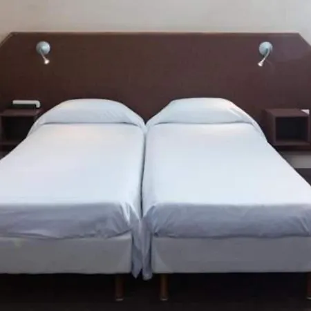 Brit Hotel Terminus-3