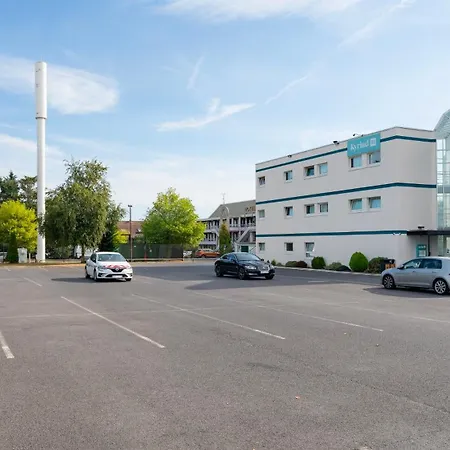 Hotel Cerise Lens-2