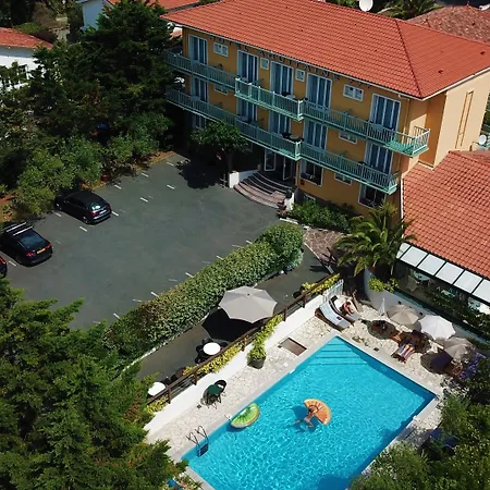 Hotel Aquitaine-3