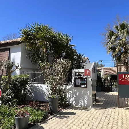 Hotel Le Medieval - Parking Inclus & Accueil Velo-2
