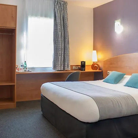 Brit Hotel Bressuire-3