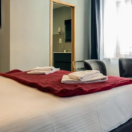 Auberge De La Paix-3