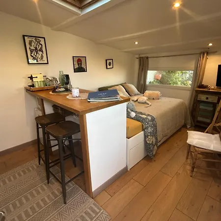Cabanon de pêcheur en bord de lagune-2