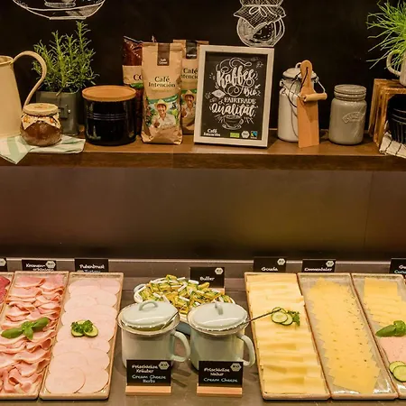 Motel One Paris-Porte Doree-3
