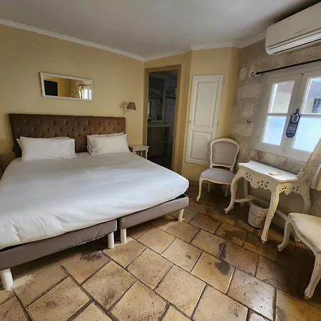 Hotel Du Palais Des Papes-3