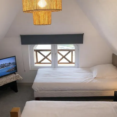 Logis Hôtel Saint Guirec Et De La Plage-2