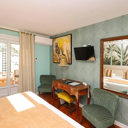 Hotel Les Pasteliers-2