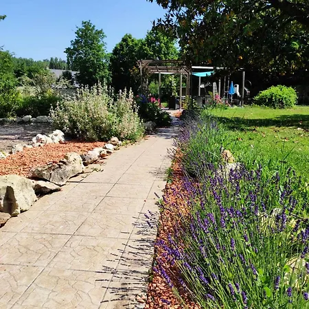 Le Clos De La Commanderie-2