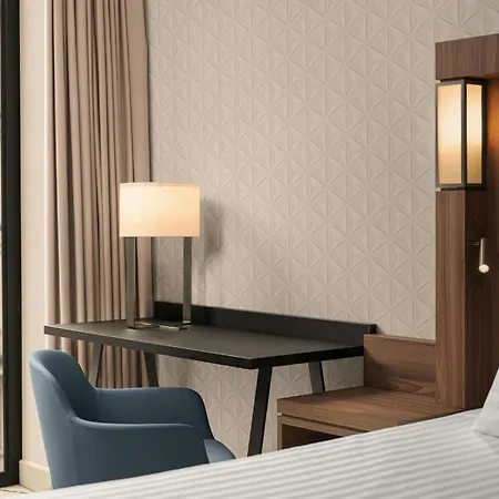 Courtyard by Marriott Paris Porte de Versailles-2