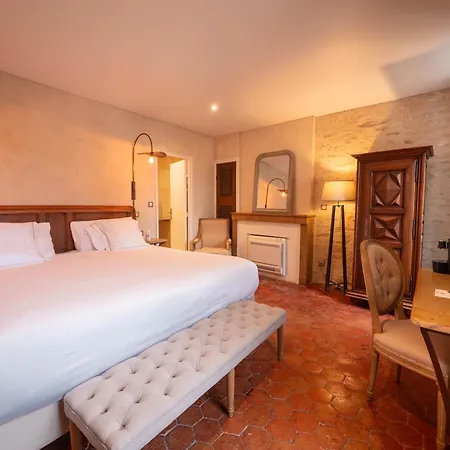 Les Remparts Hotels Et Demeures Historiques-2