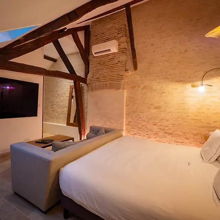 Les Remparts Hotels Et Demeures Historiques-3
